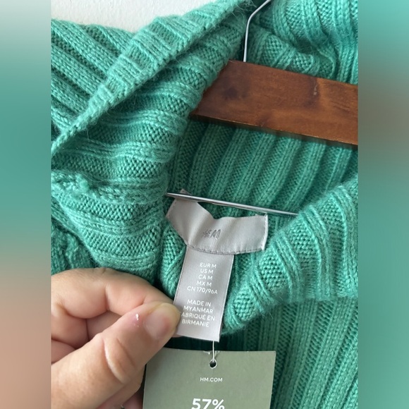 NWT green color H&M oversize turtle neck sweater‎ size M - Picture 4 of 6